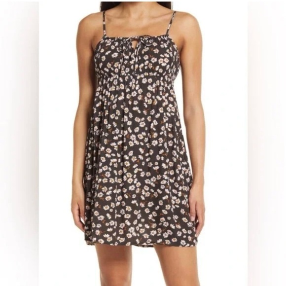 Floral Black Dress - Picture 2 of 7